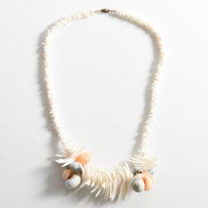 Vintage 1970s Puka Moon Snail Shell Necklace